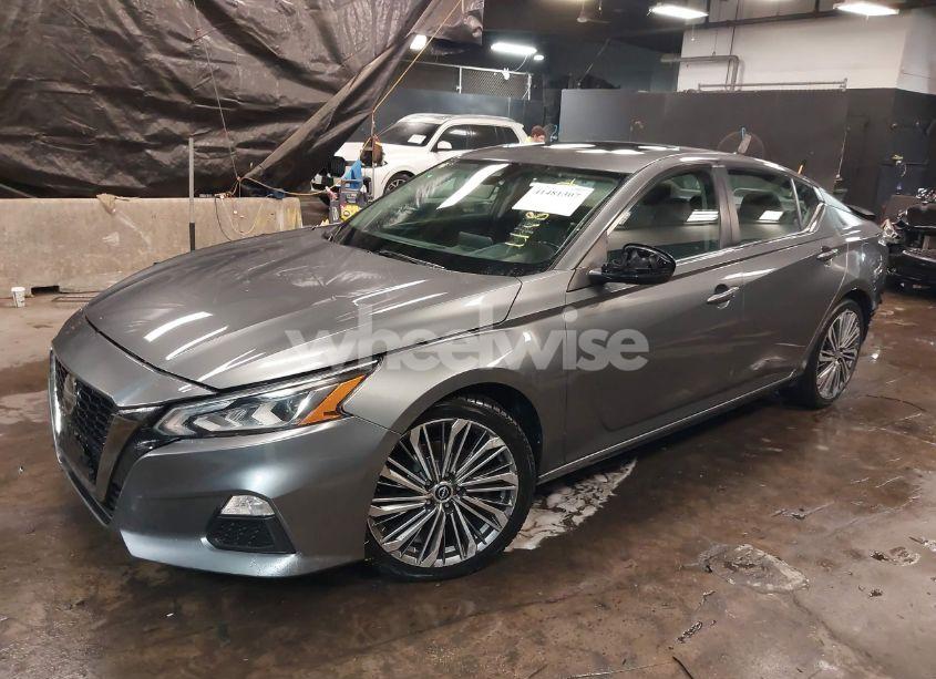 Photo 2 of 2020 Nissan Altima SR FWD (VIN 1N4BL4CV3LC143225)