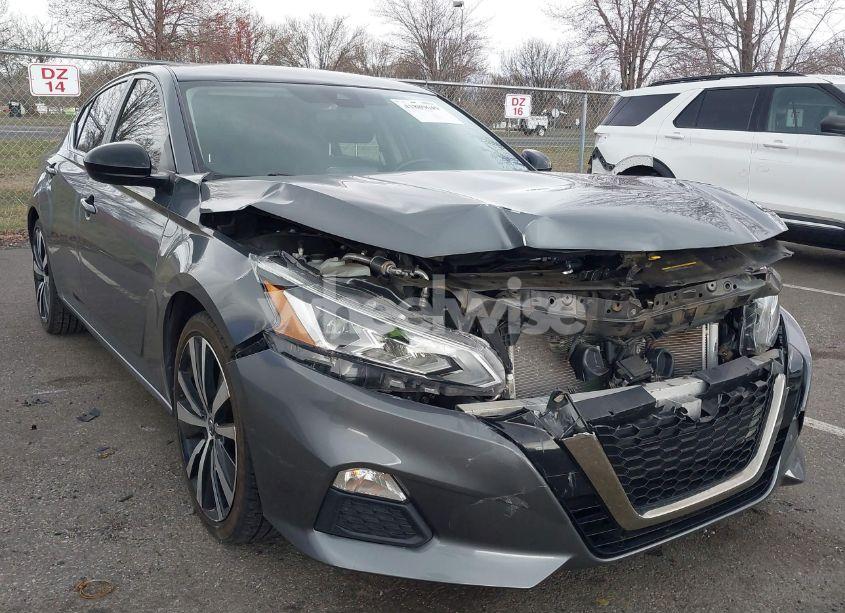 2020 Nissan Altima SR FWD (VIN 1N4BL4CV3LC156766) main photo