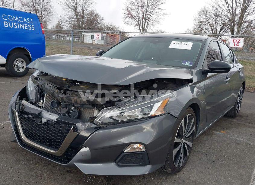 Photo 2 of 2020 Nissan Altima SR FWD (VIN 1N4BL4CV3LC156766)