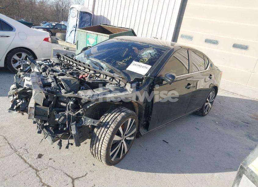 Photo 2 of 2020 Nissan Altima SR FWD (VIN 1N4BL4CV3LC181750)