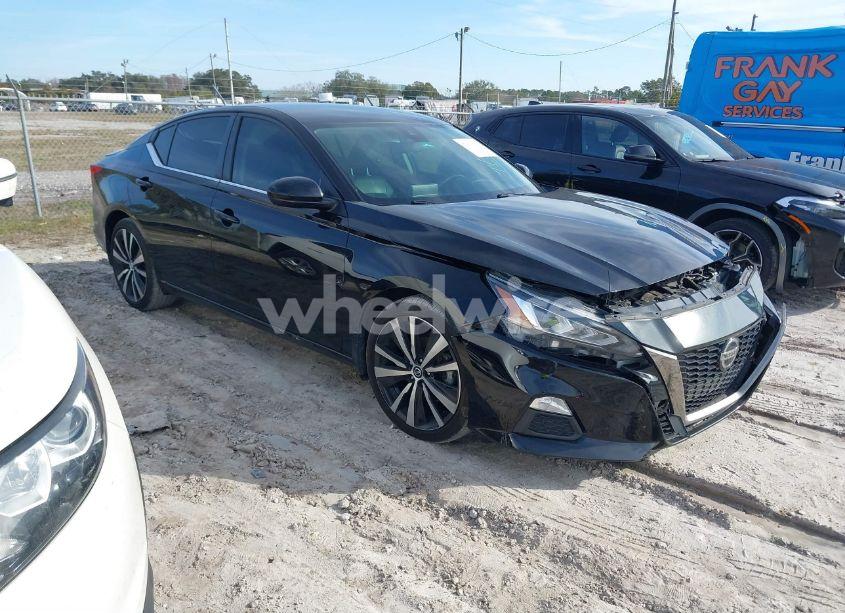 2020 Nissan Altima SR FWD (VIN 1N4BL4CV3LC186821) main photo