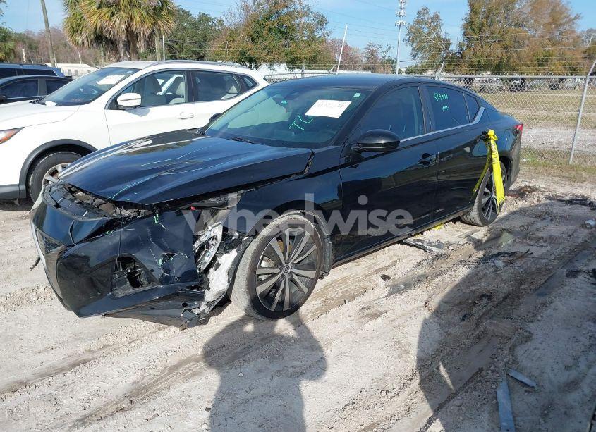 Photo 2 of 2020 Nissan Altima SR FWD (VIN 1N4BL4CV3LC186821)