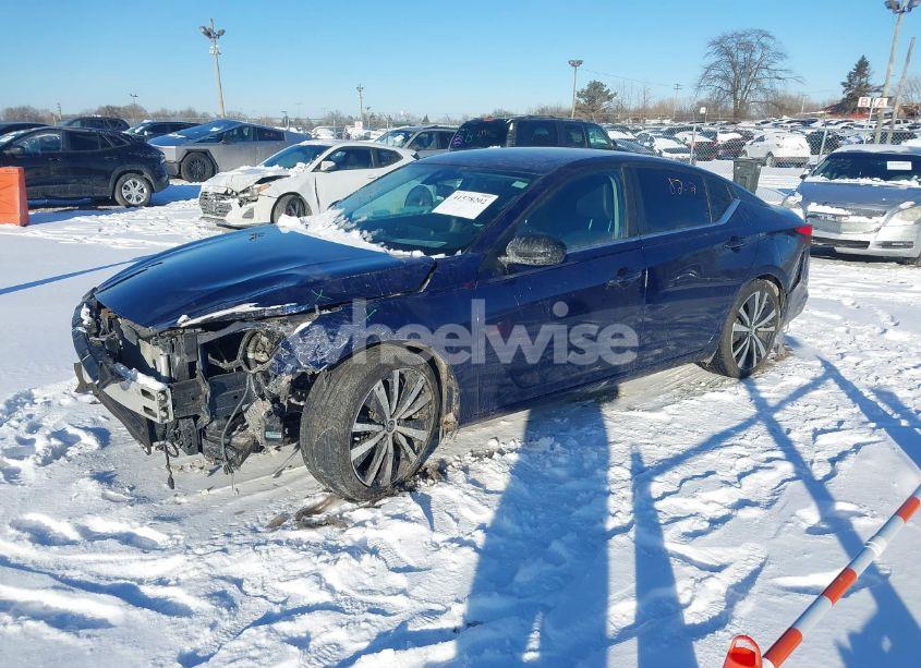Photo 2 of 2020 Nissan Altima SR FWD (VIN 1N4BL4CV3LC235340)