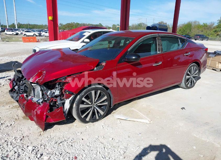 Photo 2 of 2020 Nissan Altima SR FWD (VIN 1N4BL4CV3LC283632)