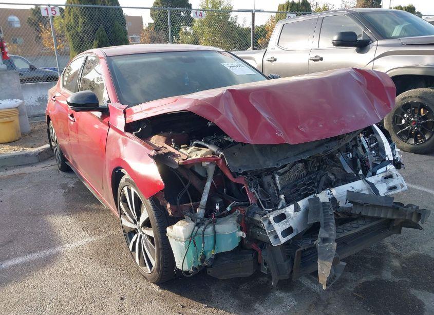 2021 Nissan Altima SR FWD (VIN 1N4BL4CV3MN361560) main photo