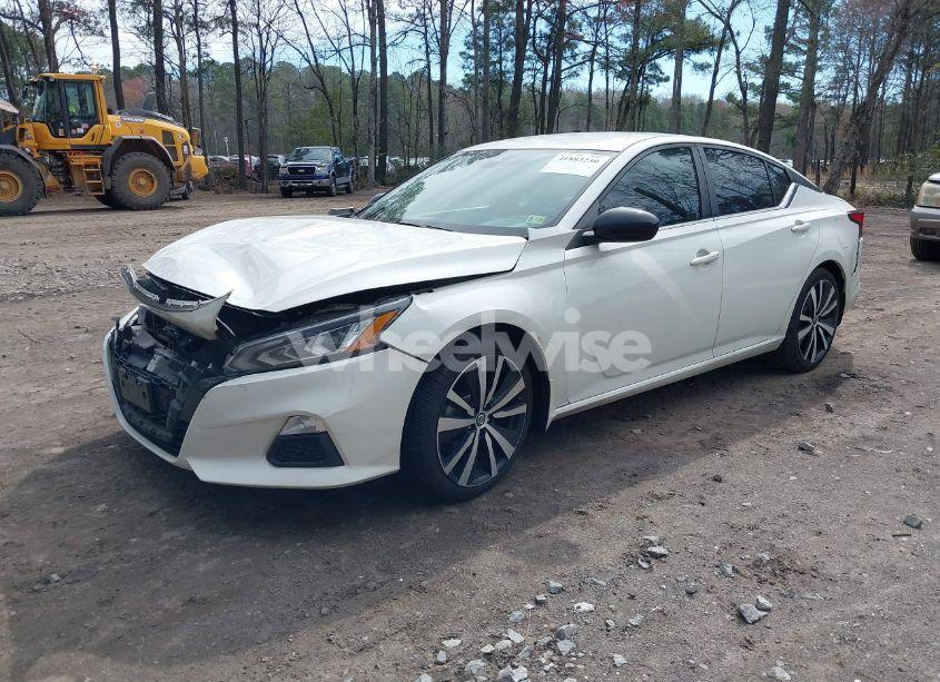 Photo 2 of 2021 Nissan Altima SR FWD (VIN 1N4BL4CV3MN375331)