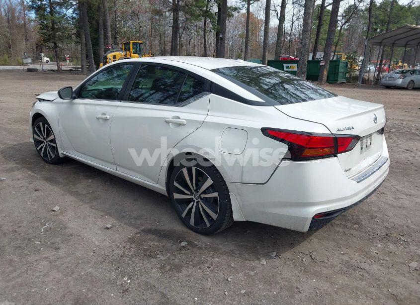 Photo 3 of 2021 Nissan Altima SR FWD (VIN 1N4BL4CV3MN375331)