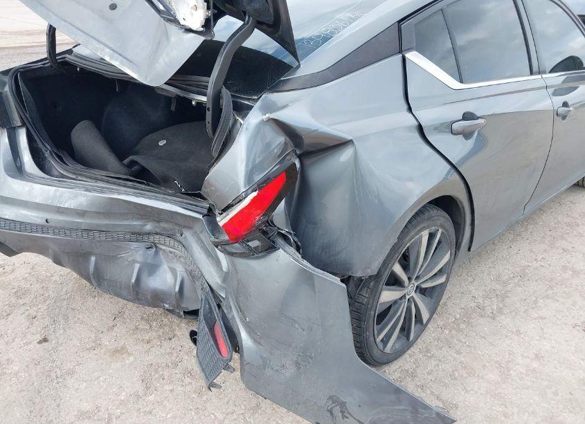 Photo 6 of 2021 Nissan Altima SR FWD (VIN 1N4BL4CV3MN388225)