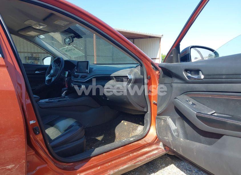 Photo 5 of 2022 Nissan Altima SR FWD (VIN 1N4BL4CV3NN368204)