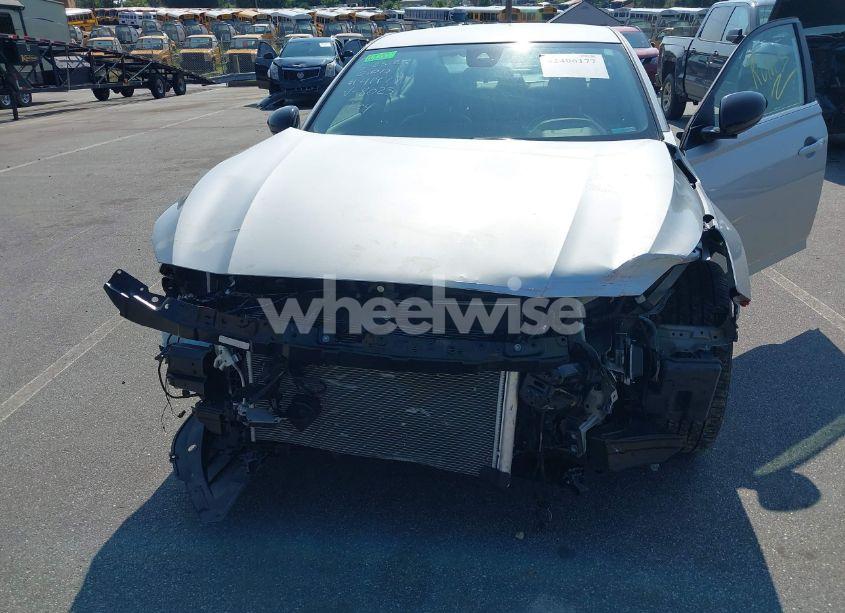 Photo 6 of 2022 Nissan Altima SR FWD (VIN 1N4BL4CV3NN408023)