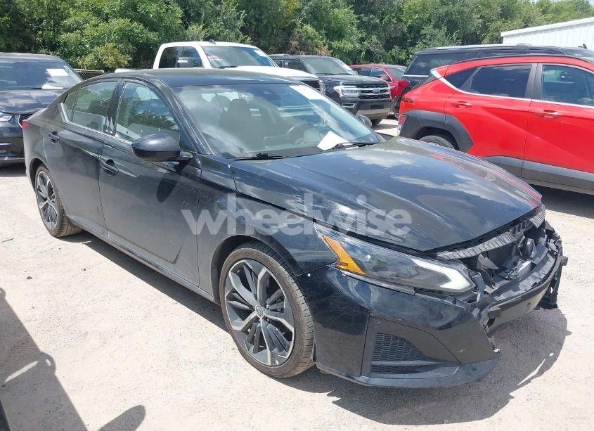 2023 Nissan Altima SR FWD (VIN 1N4BL4CV3PN319345) main photo