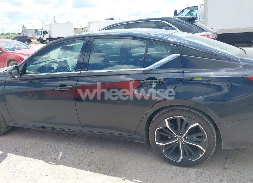 Photo 14 of 2023 Nissan Altima SR FWD (VIN 1N4BL4CV3PN319345)