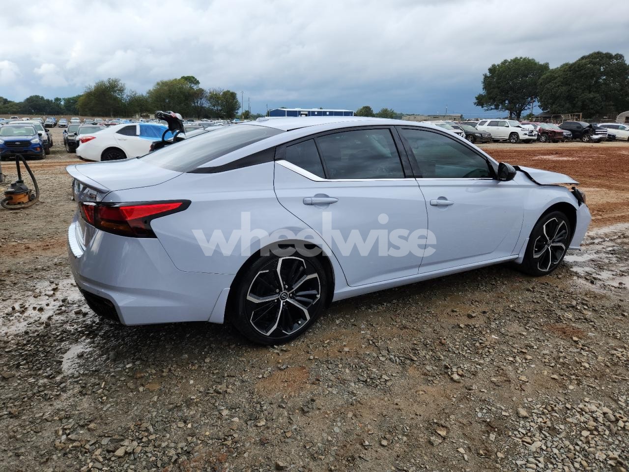 Photo 3 of 2023 NISSAN ALTIMA SR (VIN 1N4BL4CV3PN343113)