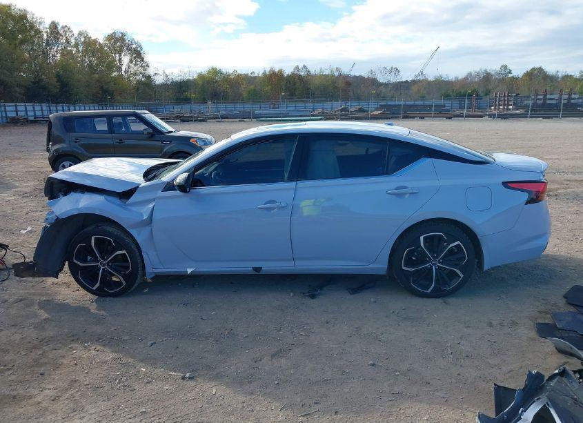 Photo 14 of 2023 Nissan Altima SR FWD (VIN 1N4BL4CV3PN361577)