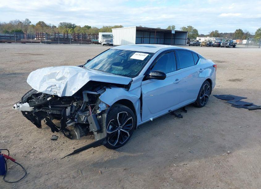 Photo 2 of 2023 Nissan Altima SR FWD (VIN 1N4BL4CV3PN361577)