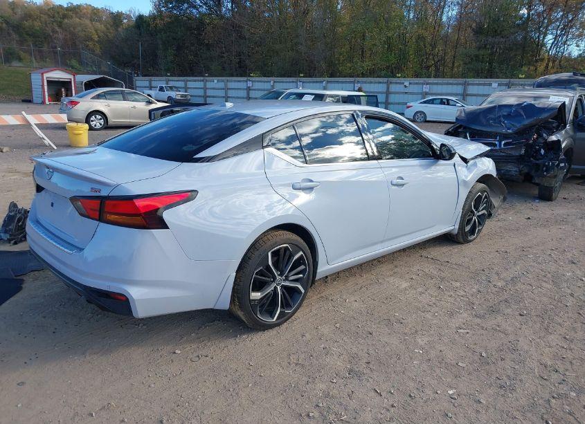 Photo 4 of 2023 Nissan Altima SR FWD (VIN 1N4BL4CV3PN361577)