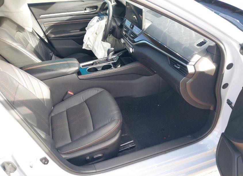 Photo 5 of 2023 Nissan Altima SR FWD (VIN 1N4BL4CV3PN361577)