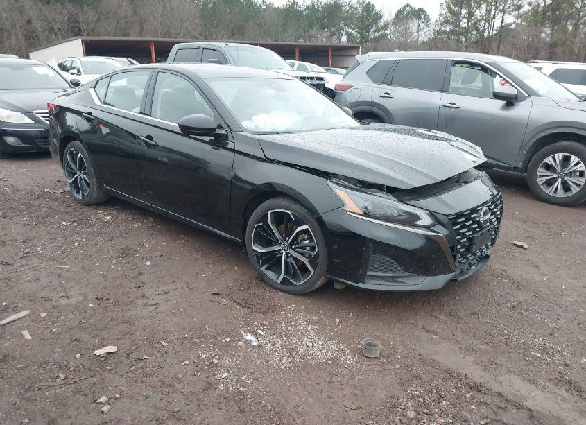 2023 Nissan Altima SR FWD (VIN 1N4BL4CV3PN393543) main photo