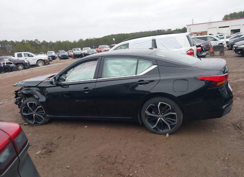 Photo 14 of 2023 Nissan Altima SR FWD (VIN 1N4BL4CV3PN393543)