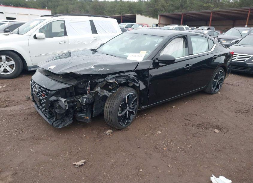 Photo 2 of 2023 Nissan Altima SR FWD (VIN 1N4BL4CV3PN393543)