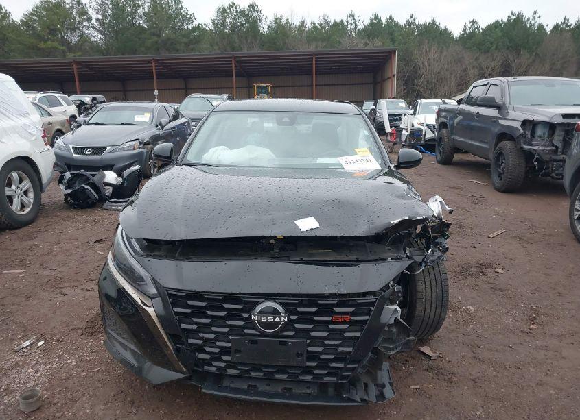 Photo 6 of 2023 Nissan Altima SR FWD (VIN 1N4BL4CV3PN393543)