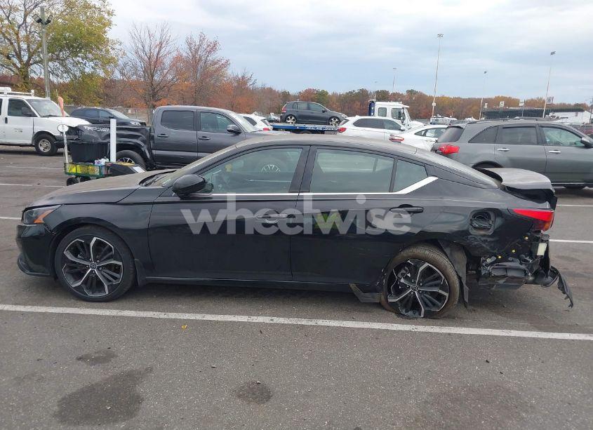 Photo 14 of 2023 Nissan Altima SR FWD (VIN 1N4BL4CV3PN424015)