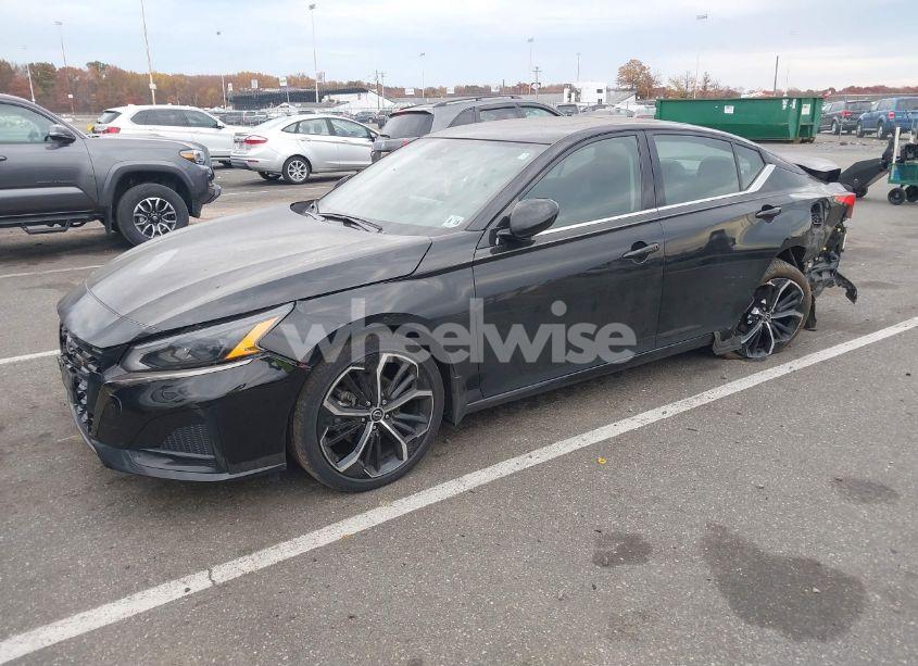 Photo 2 of 2023 Nissan Altima SR FWD (VIN 1N4BL4CV3PN424015)