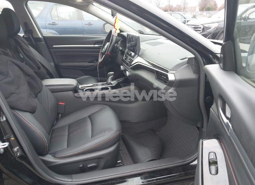 Photo 5 of 2023 Nissan Altima SR FWD (VIN 1N4BL4CV3PN424015)