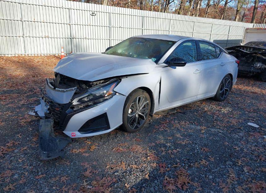 Photo 2 of 2024 Nissan Altima SR FWD (VIN 1N4BL4CV3RN315377)