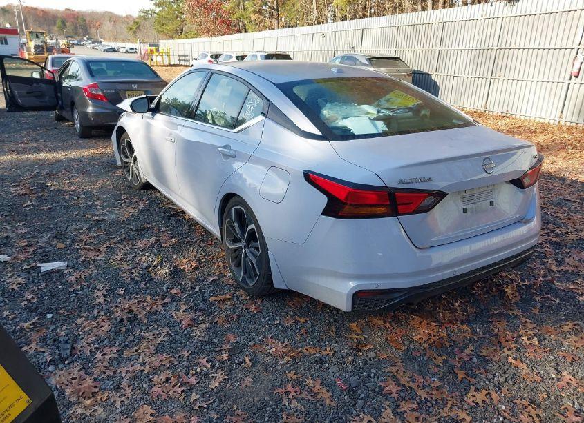 Photo 3 of 2024 Nissan Altima SR FWD (VIN 1N4BL4CV3RN315377)