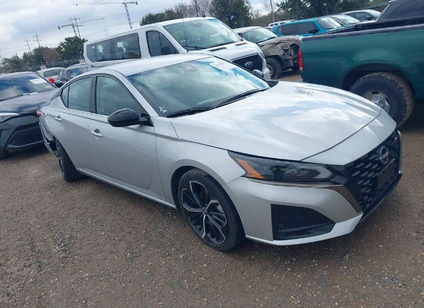 2024 Nissan Altima (VIN 1N4BL4CV3RN335094) main photo