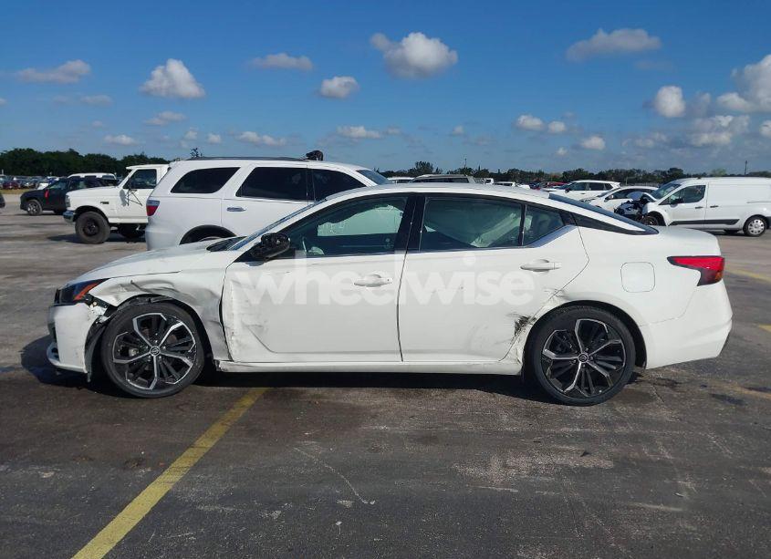 Photo 14 of 2024 Nissan Altima SR FWD (VIN 1N4BL4CV3RN337427)