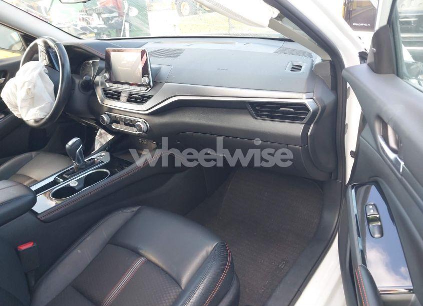 Photo 5 of 2024 Nissan Altima SR FWD (VIN 1N4BL4CV3RN337427)