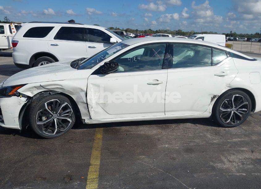 Photo 6 of 2024 Nissan Altima SR FWD (VIN 1N4BL4CV3RN337427)