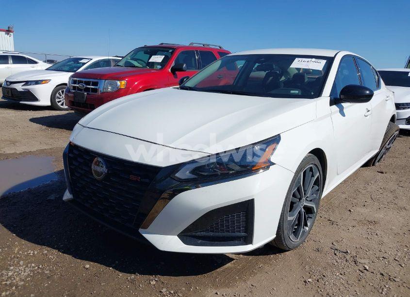 Photo 2 of 2024 Nissan Altima SR FWD (VIN 1N4BL4CV3RN345821)