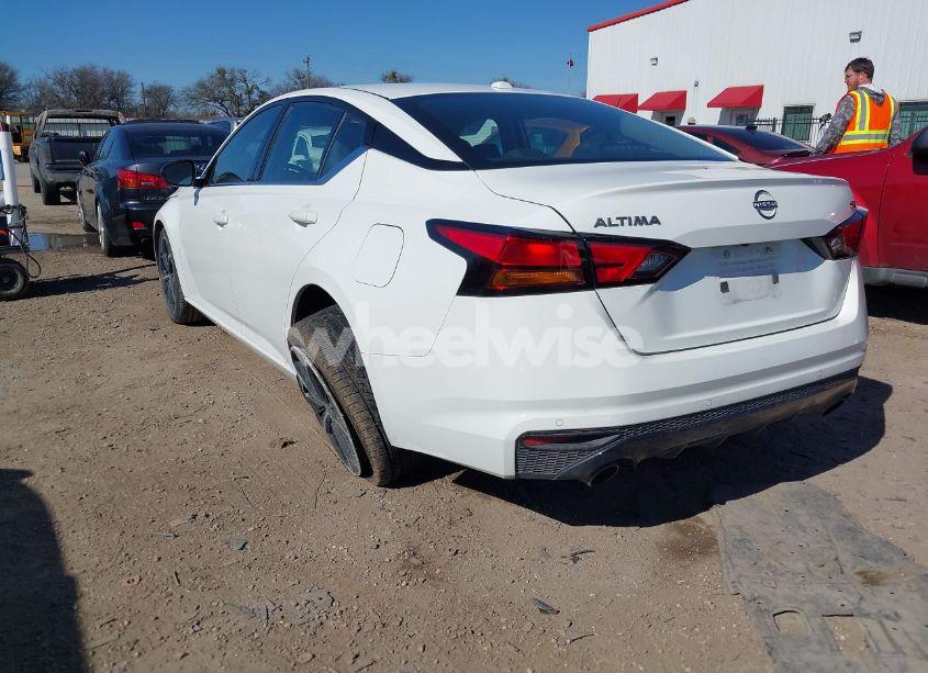 Photo 3 of 2024 Nissan Altima SR FWD (VIN 1N4BL4CV3RN345821)