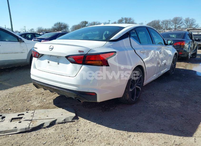 Photo 4 of 2024 Nissan Altima SR FWD (VIN 1N4BL4CV3RN345821)