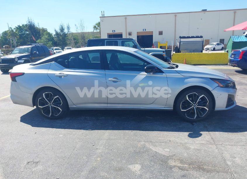 Photo 13 of 2024 Nissan Altima SR FWD (VIN 1N4BL4CV3RN410196)