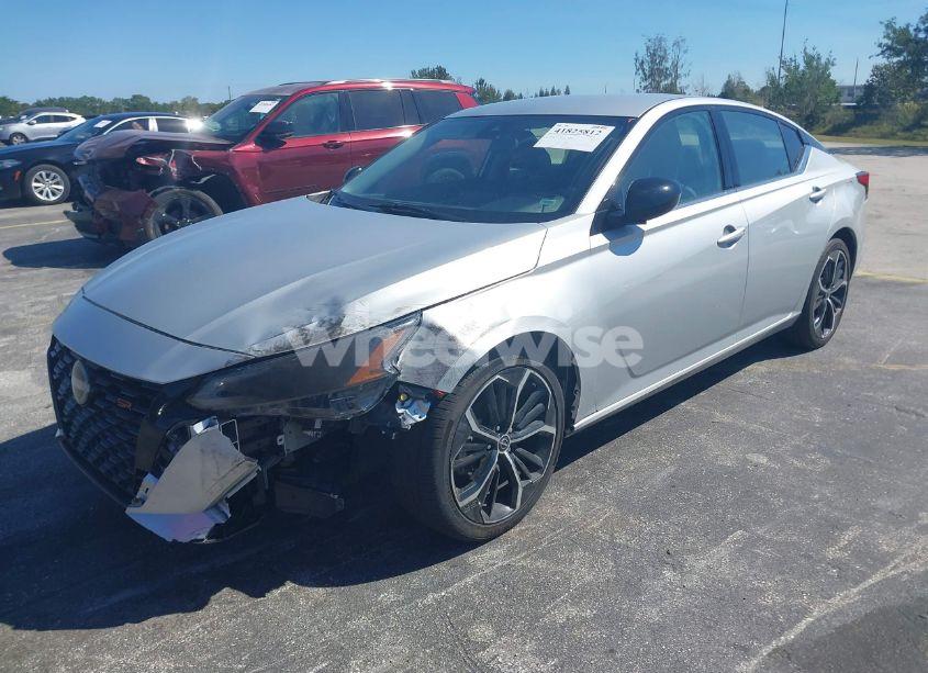 Photo 2 of 2024 Nissan Altima SR FWD (VIN 1N4BL4CV3RN410196)