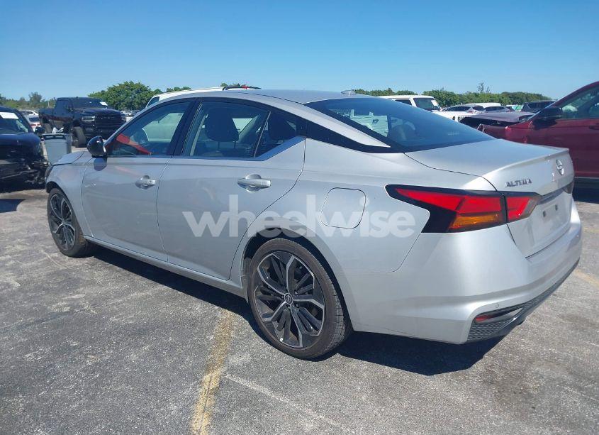 Photo 3 of 2024 Nissan Altima SR FWD (VIN 1N4BL4CV3RN410196)