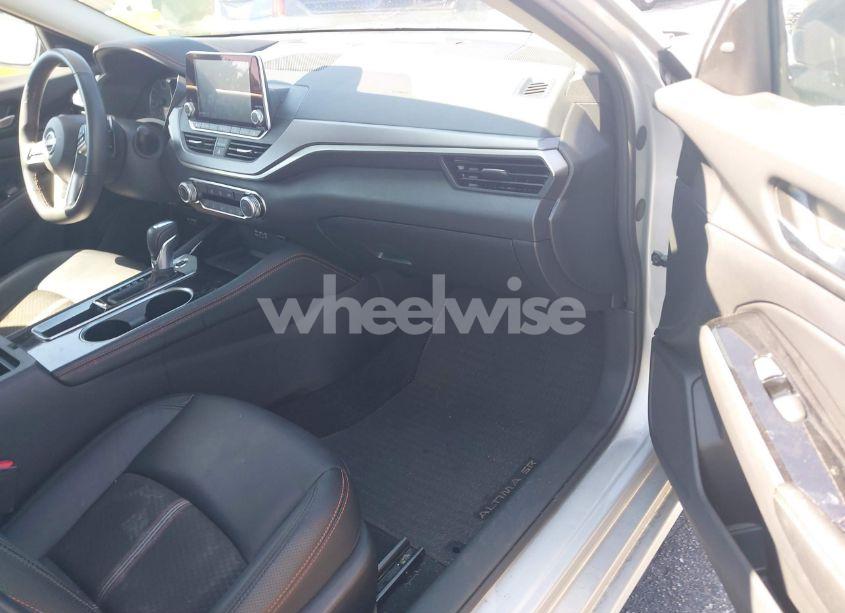 Photo 5 of 2024 Nissan Altima SR FWD (VIN 1N4BL4CV3RN410196)