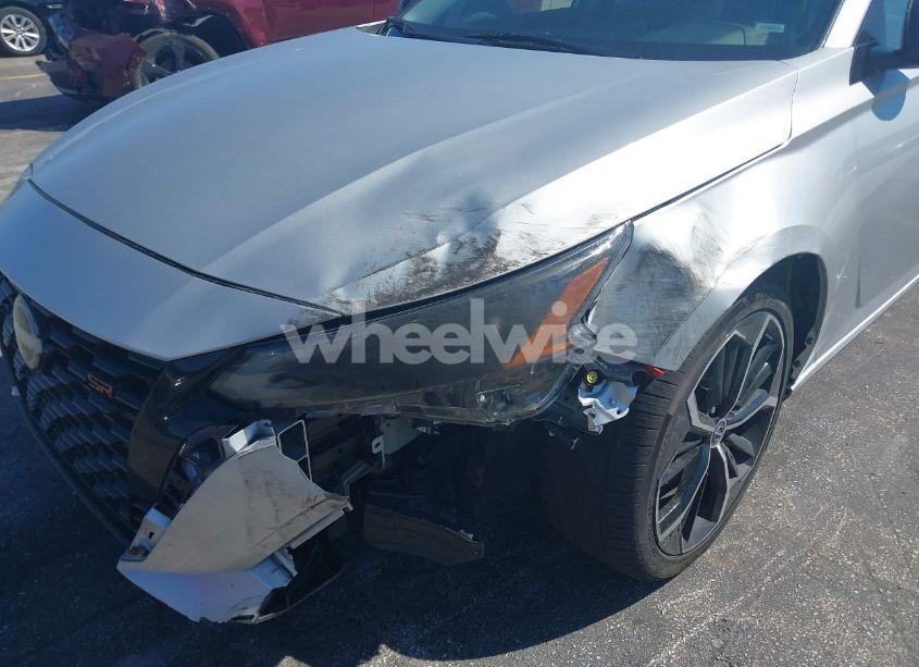 Photo 6 of 2024 Nissan Altima SR FWD (VIN 1N4BL4CV3RN410196)