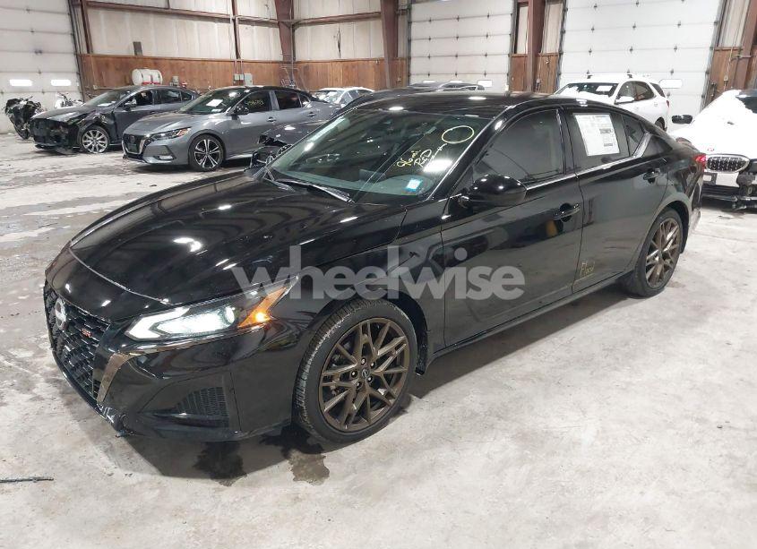 Photo 2 of 2025 Nissan Altima SR FWD (VIN 1N4BL4CV3SN314252)