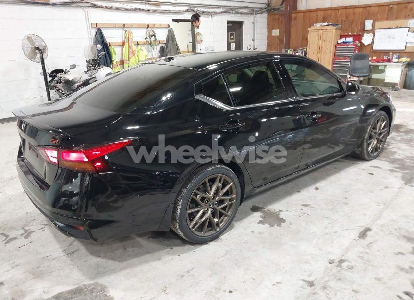 Photo 4 of 2025 Nissan Altima SR FWD (VIN 1N4BL4CV3SN314252)