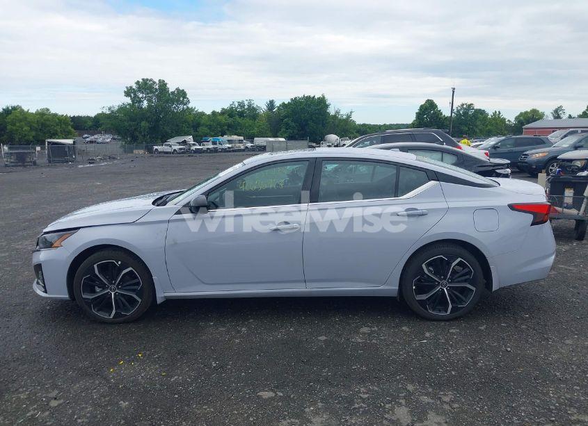 Photo 14 of 2025 Nissan Altima SR FWD (VIN 1N4BL4CV3SN357215)