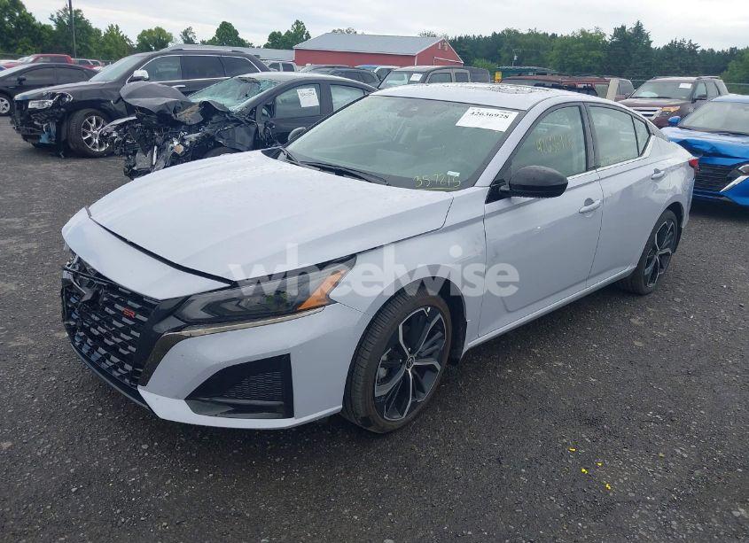 Photo 2 of 2025 Nissan Altima SR FWD (VIN 1N4BL4CV3SN357215)