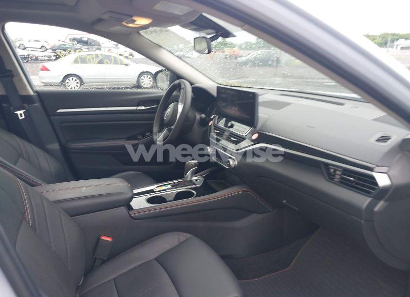 Photo 5 of 2025 Nissan Altima SR FWD (VIN 1N4BL4CV3SN357215)