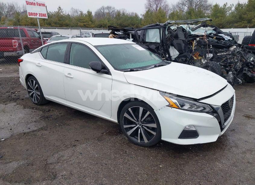 2019 Nissan Altima 2.5 SR (VIN 1N4BL4CV4KC130272) main photo