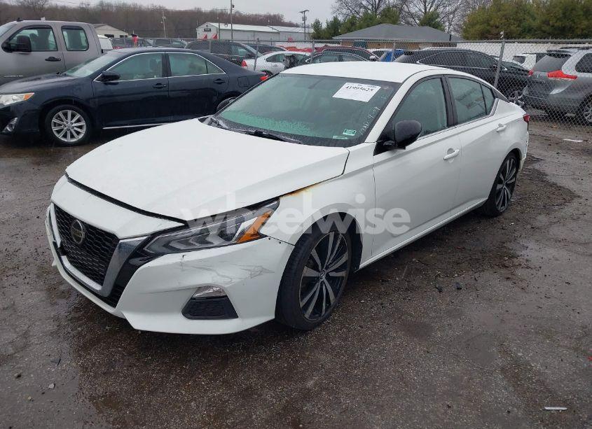 Photo 2 of 2019 Nissan Altima 2.5 SR (VIN 1N4BL4CV4KC130272)