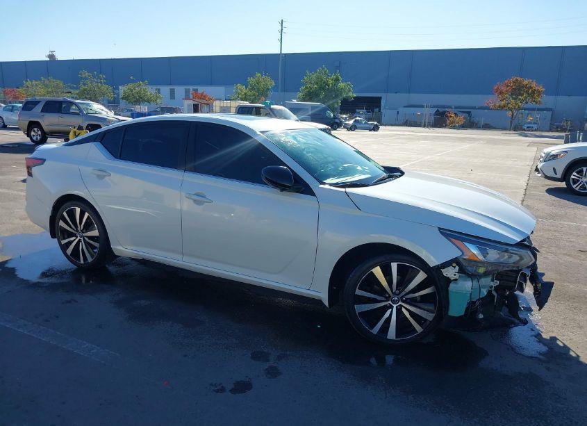 2019 Nissan Altima 2.5 SR (VIN 1N4BL4CV4KC137464) main photo